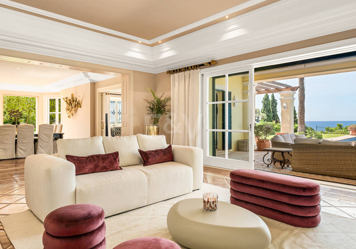 Immaculate Classical Estate in Marbella Hill Club II with the Finest Panoramic Views in Marbella
