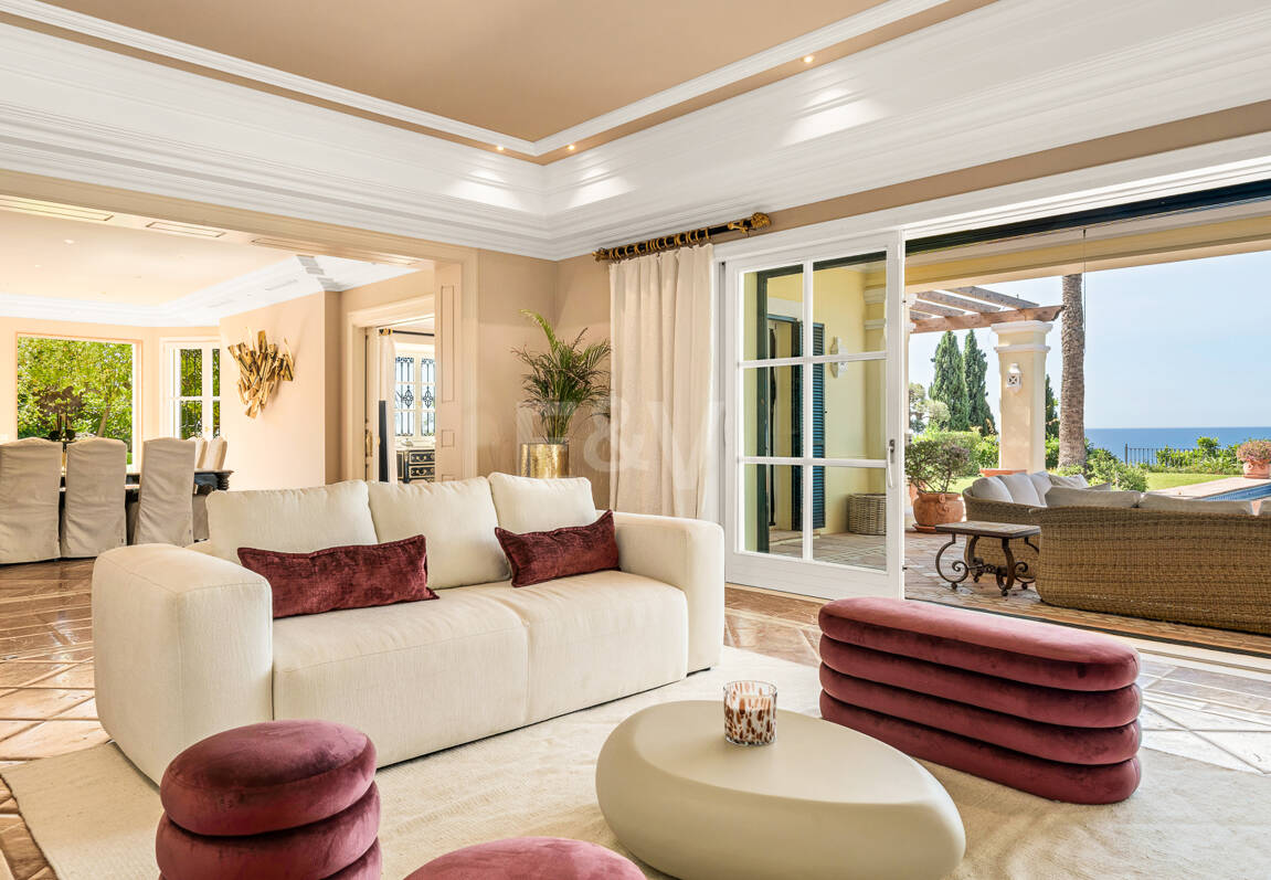 Immaculate Classical Estate in Marbella Hill Club II with the Finest Panoramic Views in Marbella