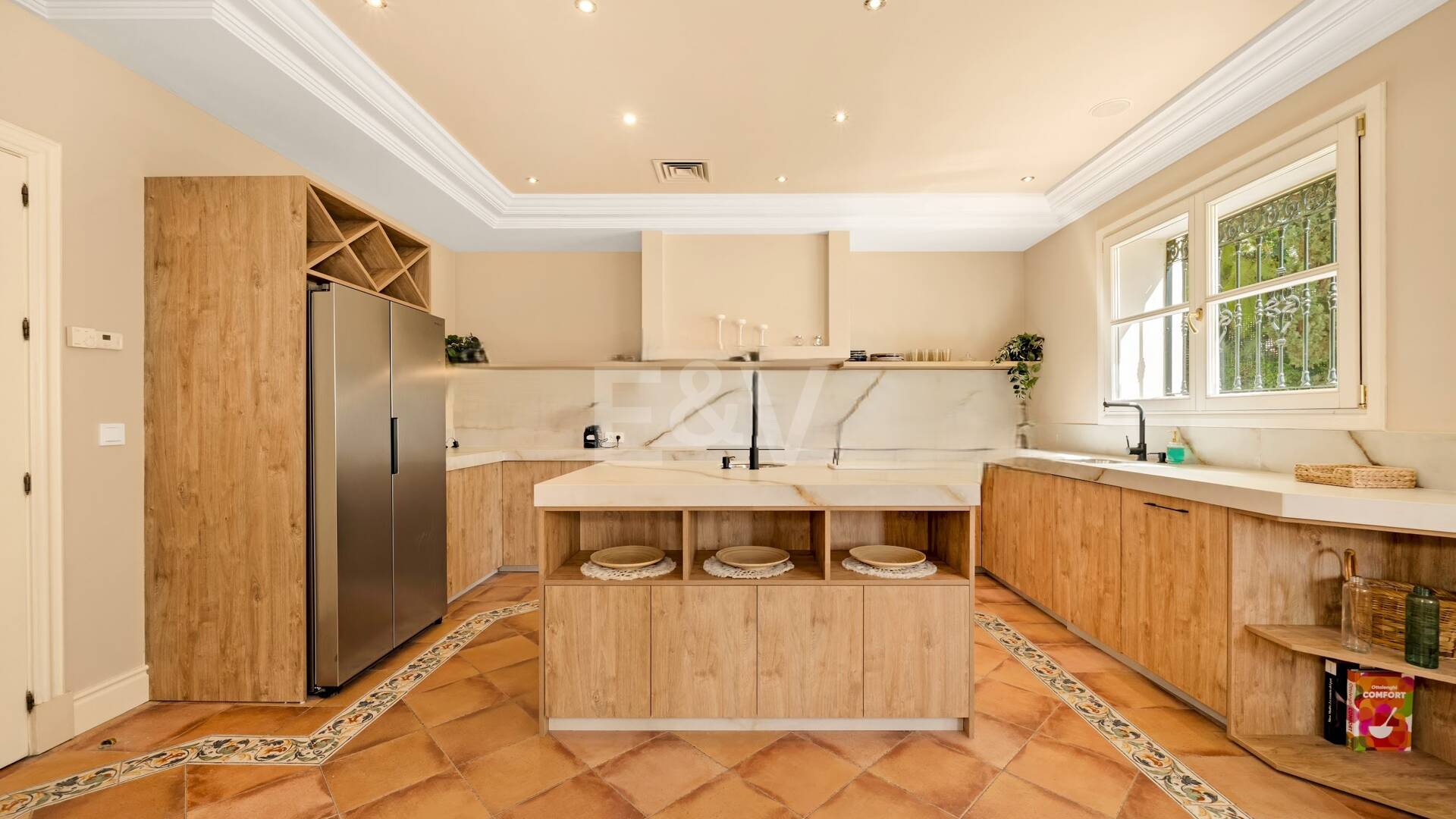 Immaculate Classical Estate in Marbella Hill Club II with the Finest Panoramic Views in Marbella