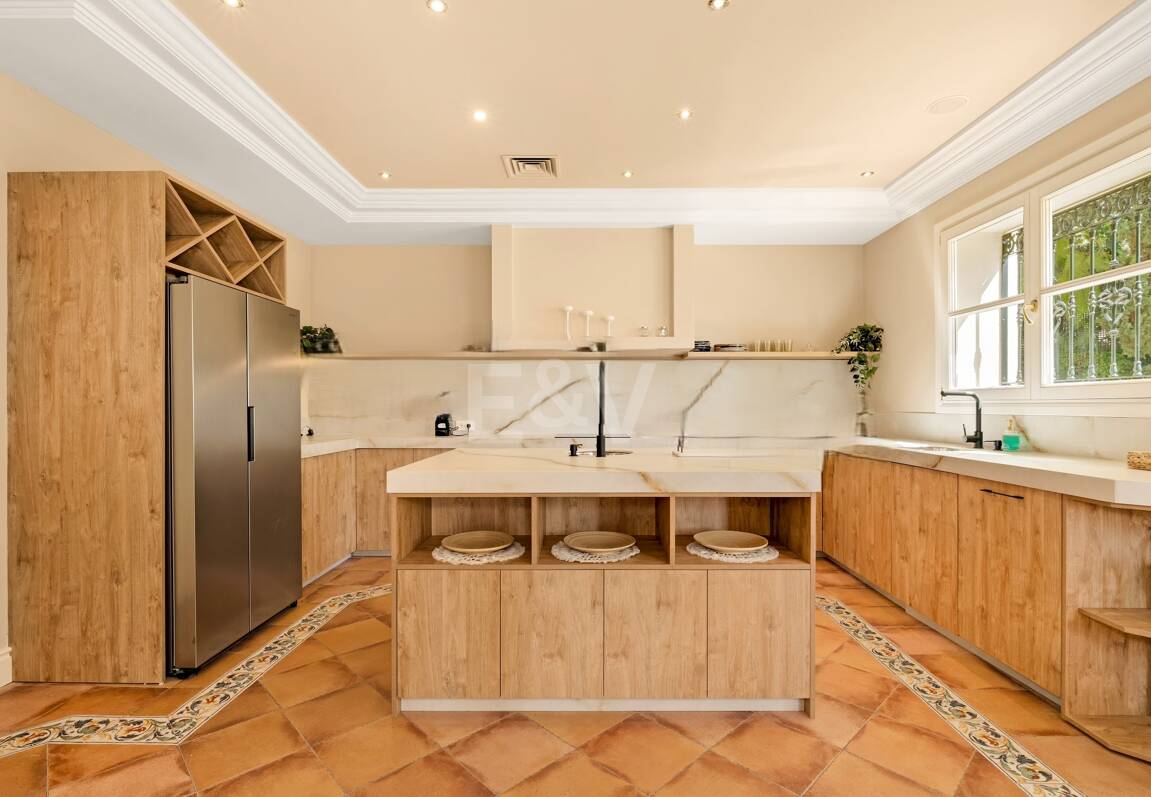 Immaculate Classical Estate in Marbella Hill Club II with the Finest Panoramic Views in Marbella