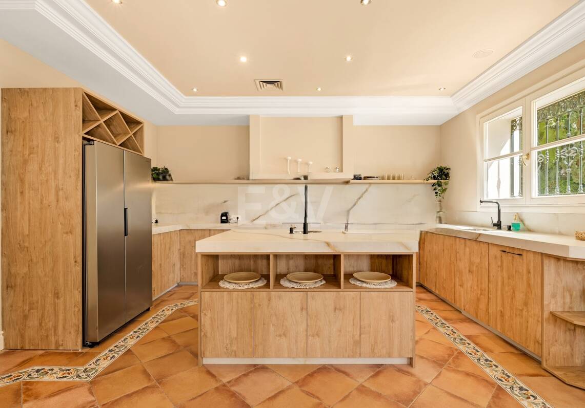 Immaculate Classical Estate in Marbella Hill Club II with the Finest Panoramic Views in Marbella