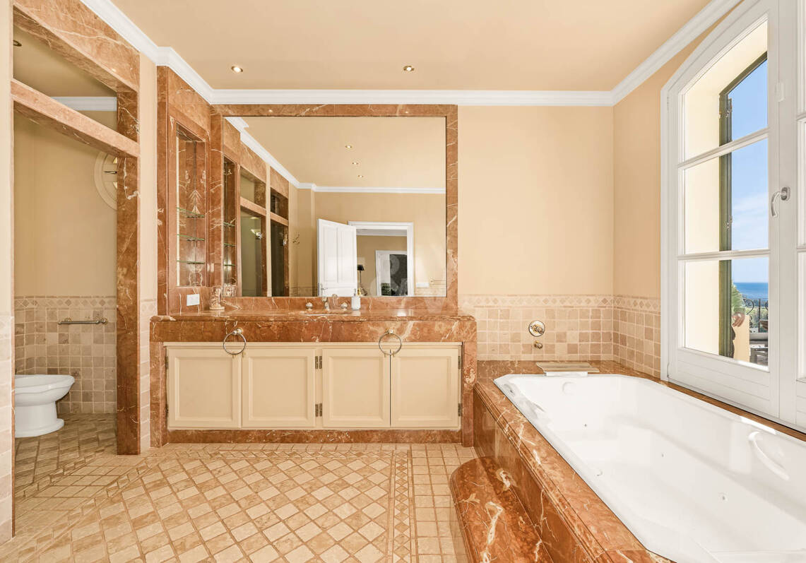 Immaculate Classical Estate in Marbella Hill Club II with the Finest Panoramic Views in Marbella