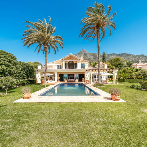 Immaculate Classical Estate in Marbella Hill Club II with the Finest Panoramic Views in Marbella