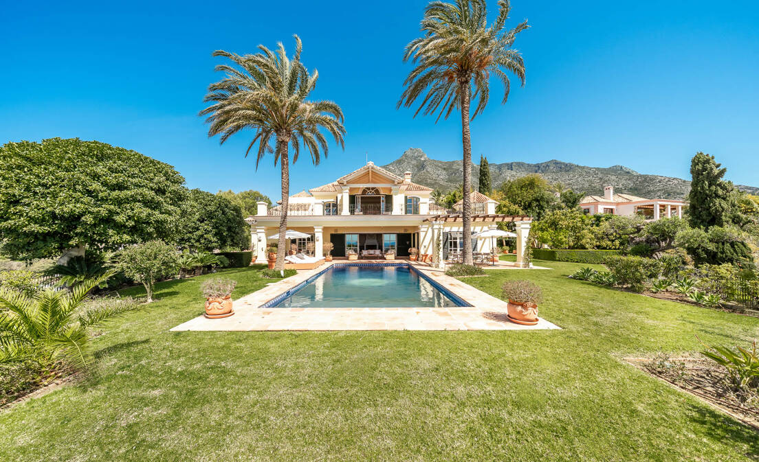 Immaculate Classical Estate in Marbella Hill Club II with the Finest Panoramic Views in Marbella