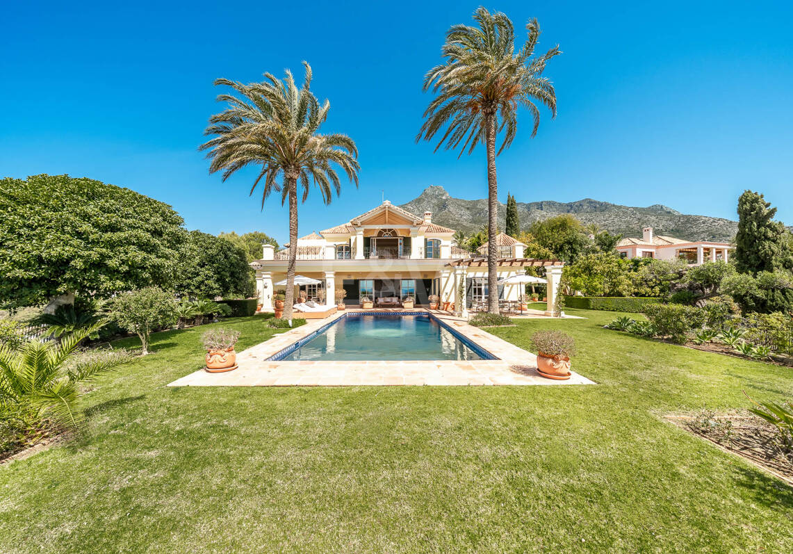 Immaculate Classical Estate in Marbella Hill Club II with the Finest Panoramic Views in Marbella