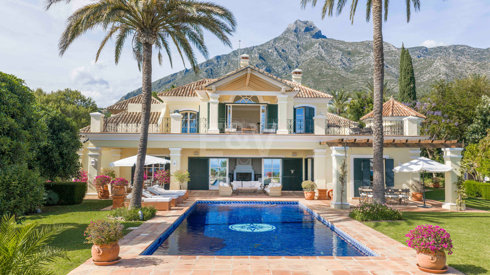 Immaculate Classical Estate in Marbella Hill Club II with the Finest Panoramic Views in Marbella