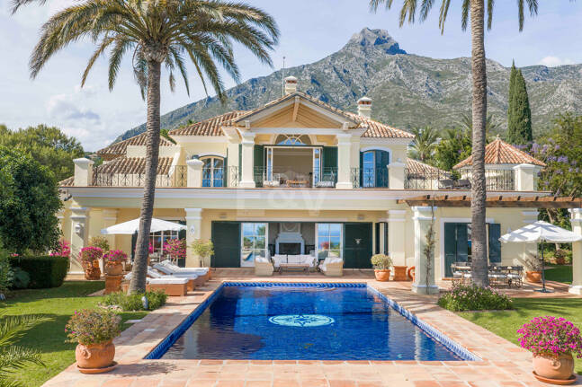 Immaculate Classical Estate in Marbella Hill Club II with the Finest Panoramic Views in Marbella