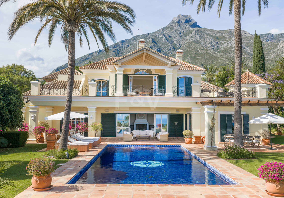 Immaculate Classical Estate in Marbella Hill Club II with the Finest Panoramic Views in Marbella