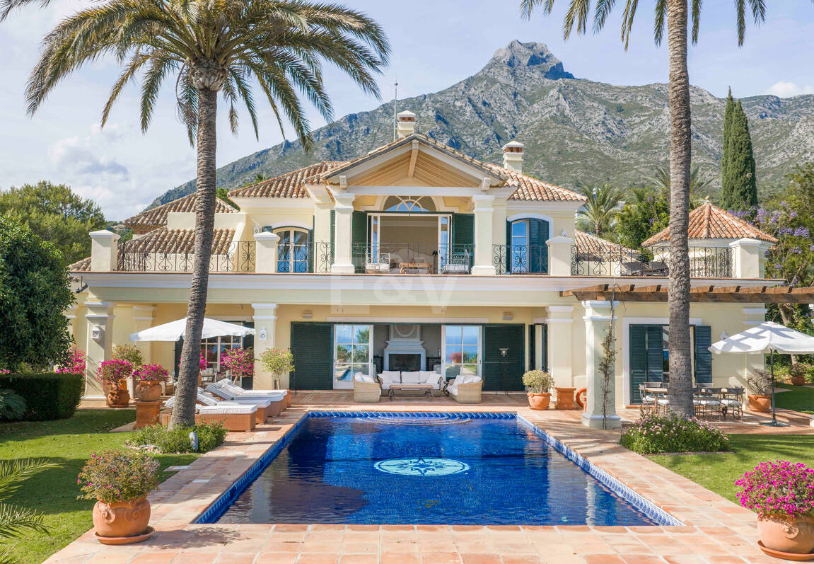 Immaculate Classical Estate in Marbella Hill Club II with the Finest Panoramic Views in Marbella