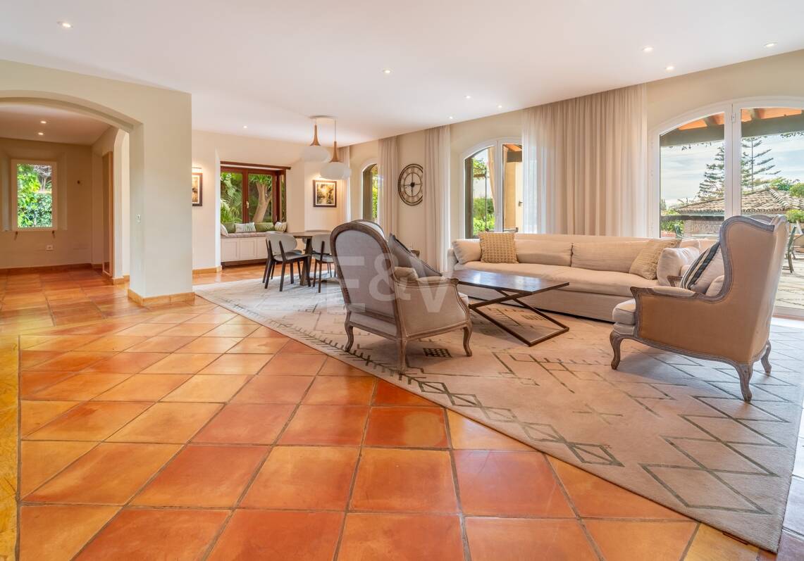 Encantadora villa de estilo clásico con licencia turística cerca del centro de Marbella y la Milla de Oro