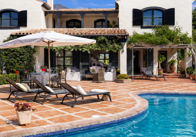 Encantadora villa de estilo clásico con licencia turística cerca del centro de Marbella y la Milla de Oro
