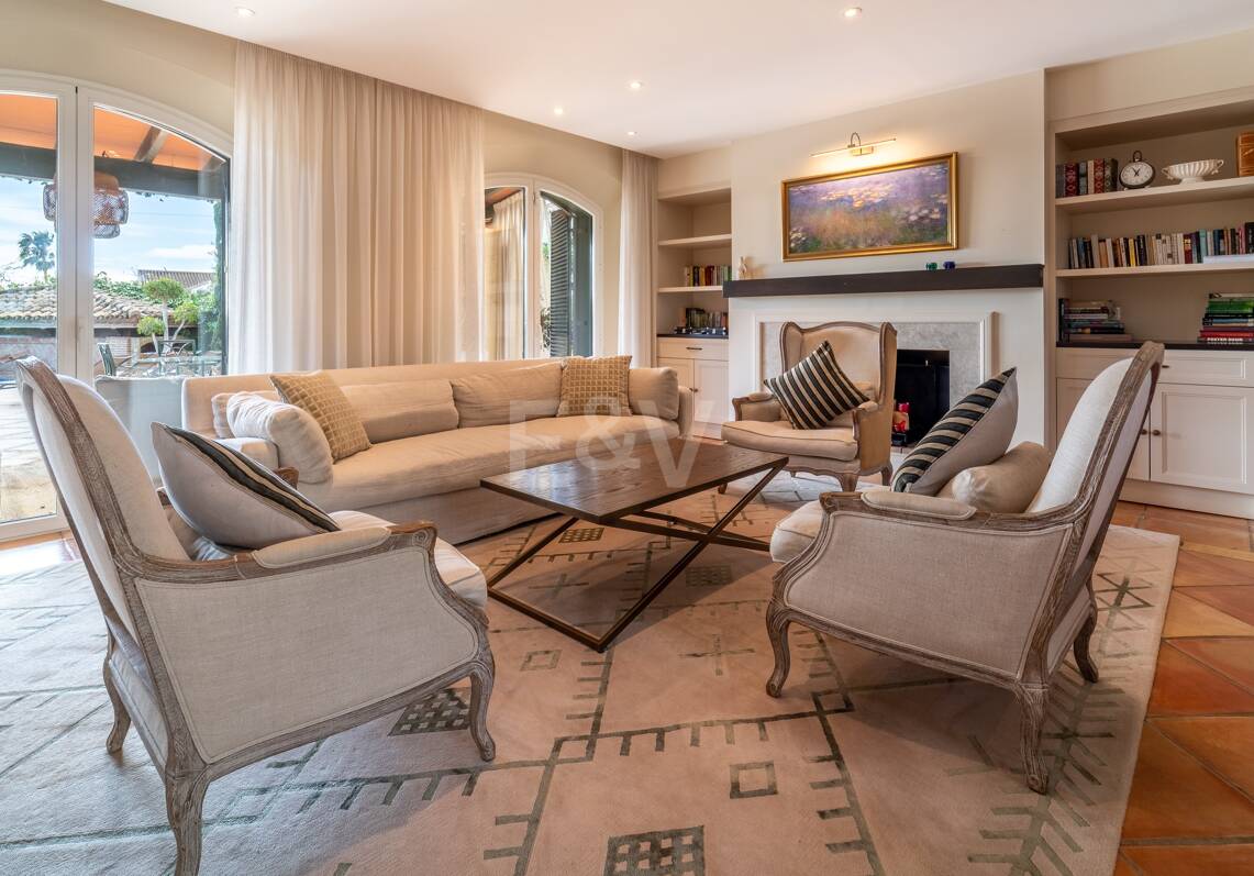 Encantadora villa de estilo clásico con licencia turística cerca del centro de Marbella y la Milla de Oro