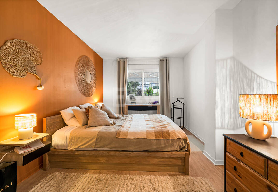 Elegante 4-Schlafzimmer-Wohnung, fußläufig zu Annehmlichkeiten und Puerto Banús