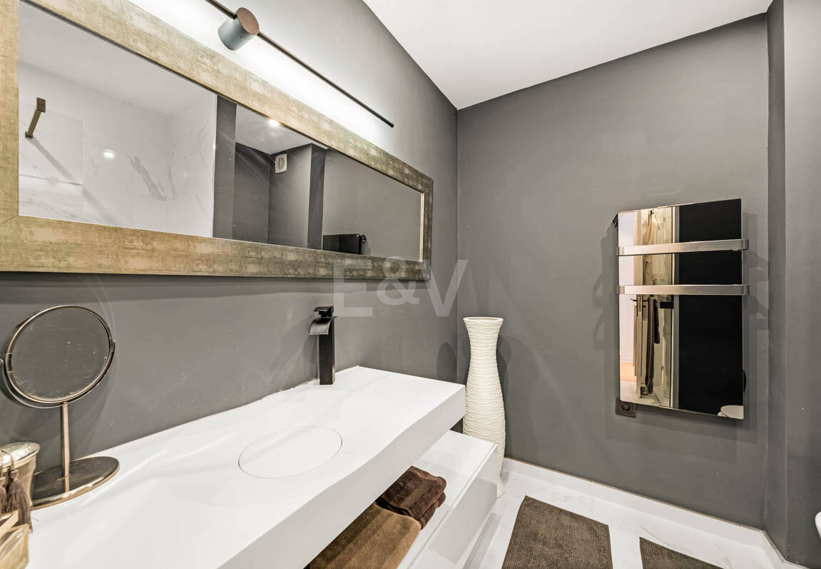 Elegante 4-Schlafzimmer-Wohnung, fußläufig zu Annehmlichkeiten und Puerto Banús