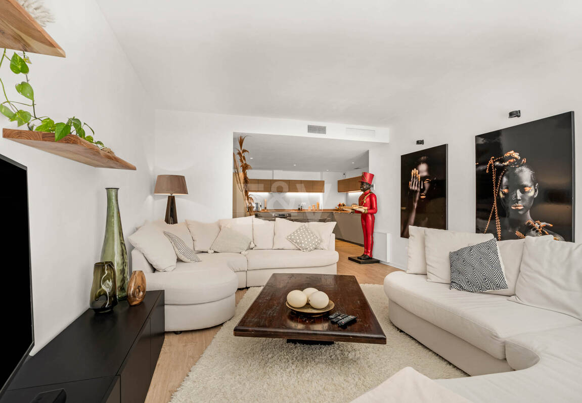 Elegante 4-Schlafzimmer-Wohnung, fußläufig zu Annehmlichkeiten und Puerto Banús