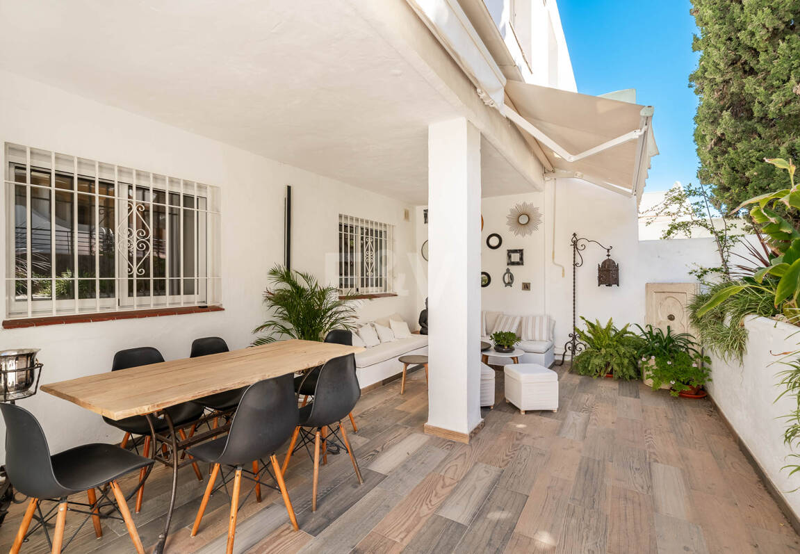 Elegante 4-Schlafzimmer-Wohnung, fußläufig zu Annehmlichkeiten und Puerto Banús