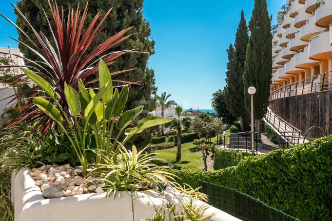 Elegante 4-Schlafzimmer-Wohnung, fußläufig zu Annehmlichkeiten und Puerto Banús