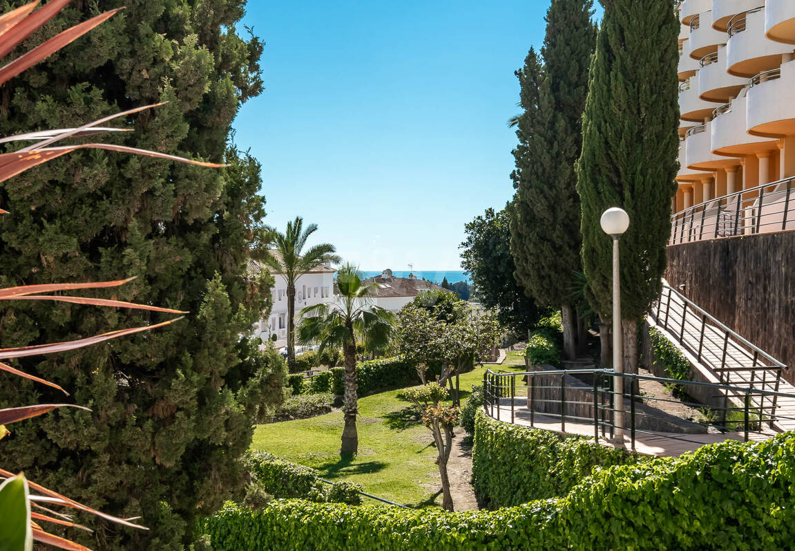 Elegante 4-Schlafzimmer-Wohnung, fußläufig zu Annehmlichkeiten und Puerto Banús