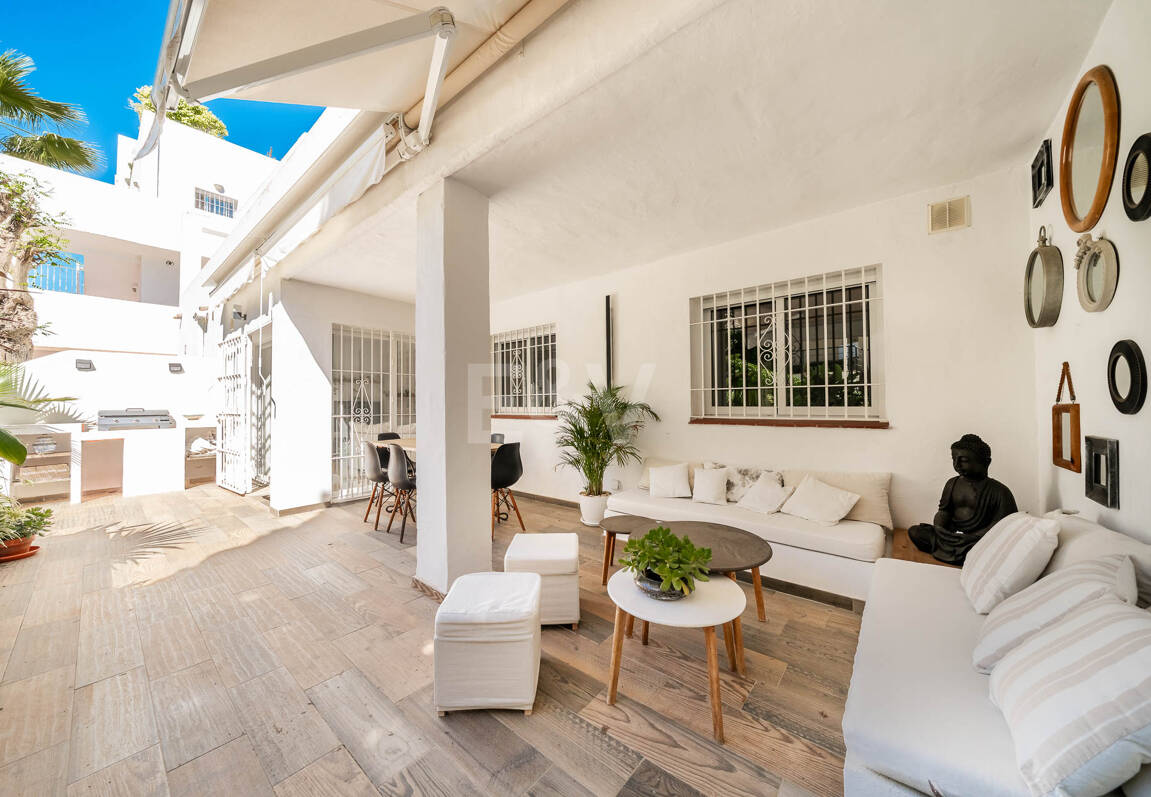 Elegante 4-Schlafzimmer-Wohnung, fußläufig zu Annehmlichkeiten und Puerto Banús