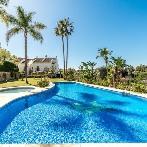 Ekskluzywny przestronny dom pieszo do Puente Romano