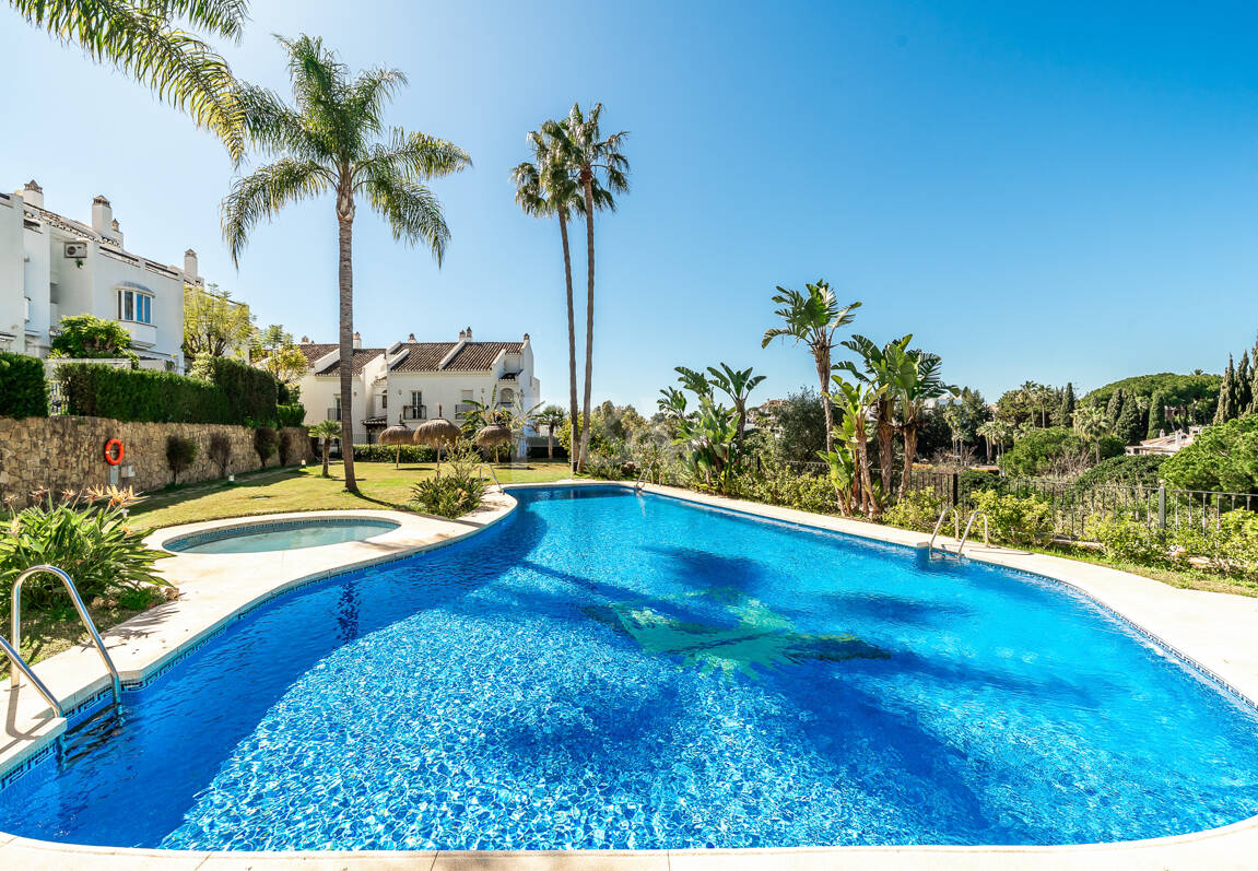 Ekskluzywny przestronny dom pieszo do Puente Romano