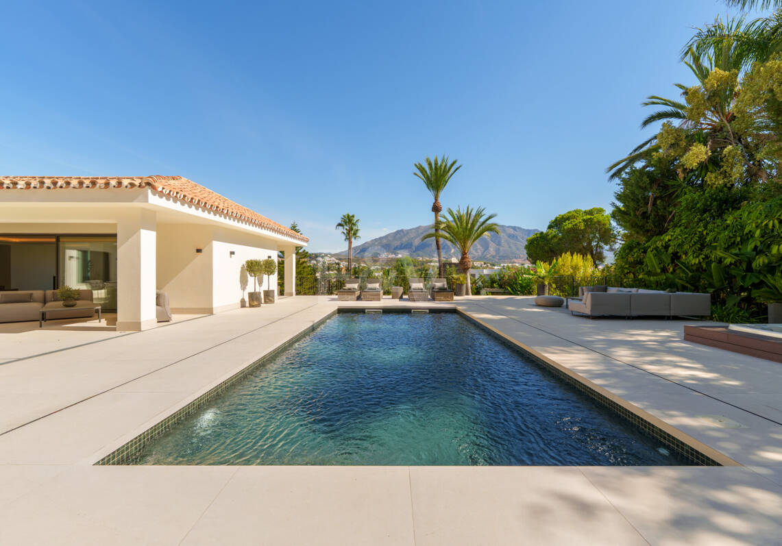 Ein Fünf-Zimmer-Meisterwerk im Golf Valley, Las Brisas