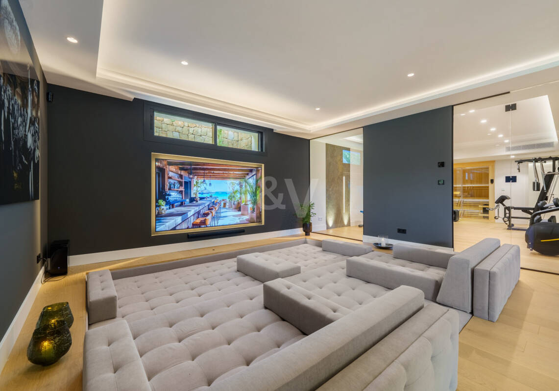 Ein Fünf-Zimmer-Meisterwerk im Golf Valley, Las Brisas