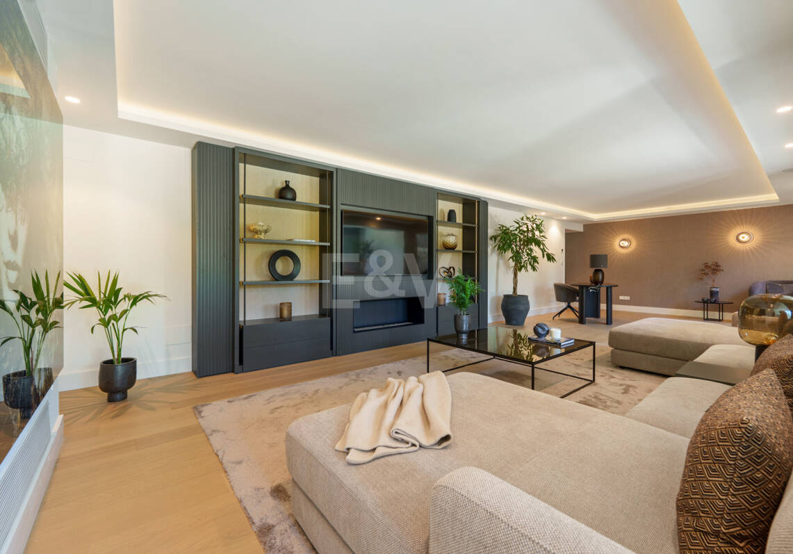 Ein Fünf-Zimmer-Meisterwerk im Golf Valley, Las Brisas