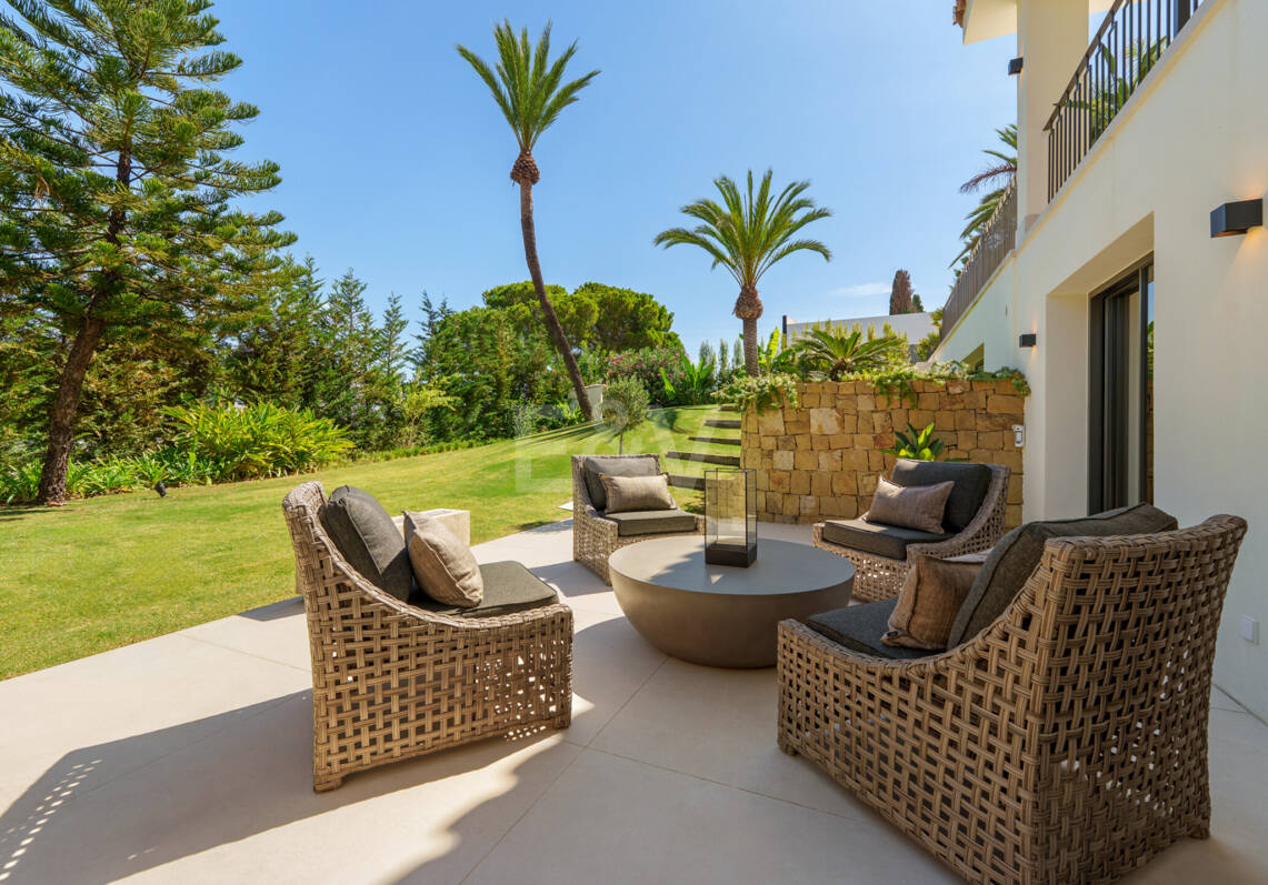 Ein Fünf-Zimmer-Meisterwerk im Golf Valley, Las Brisas