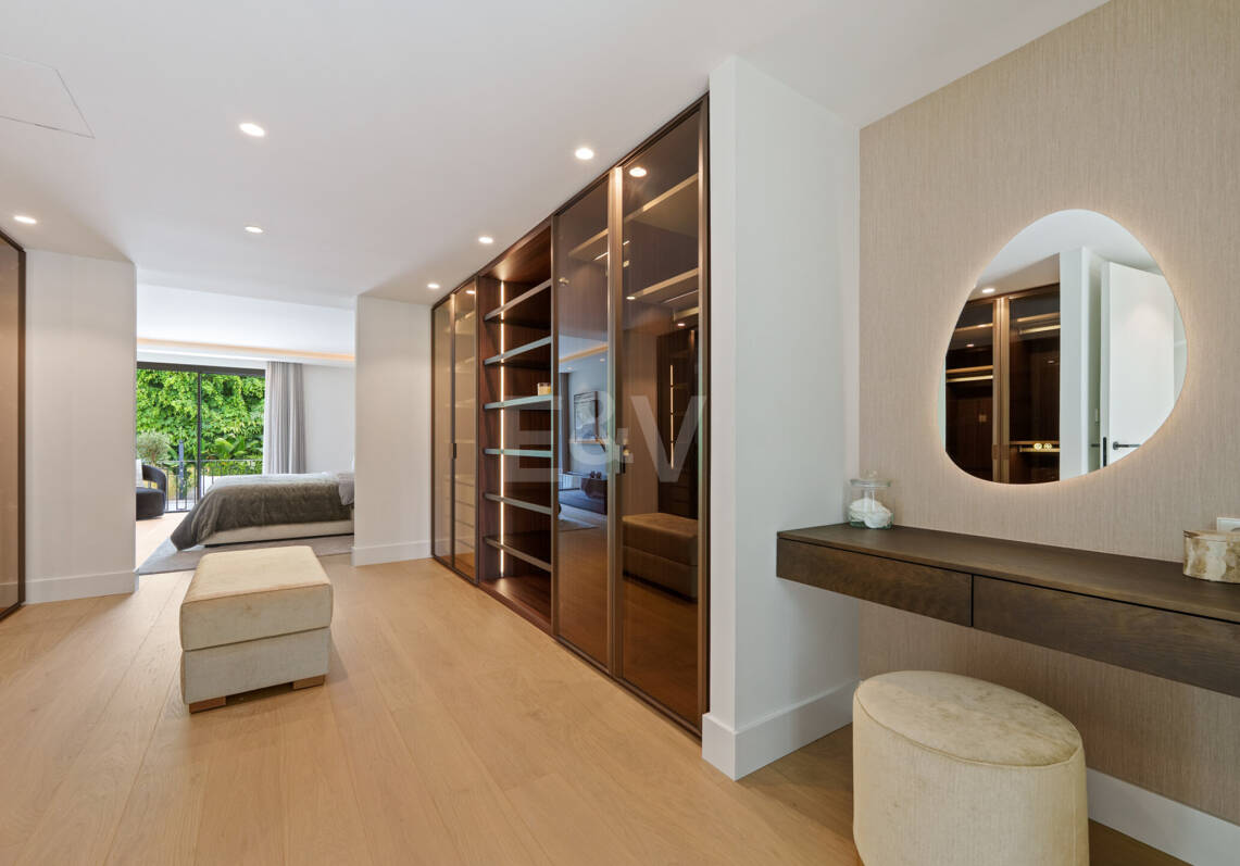 Ein Fünf-Zimmer-Meisterwerk im Golf Valley, Las Brisas