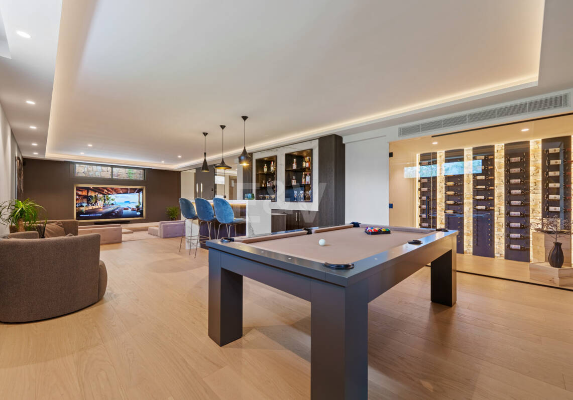 Ein Fünf-Zimmer-Meisterwerk im Golf Valley, Las Brisas