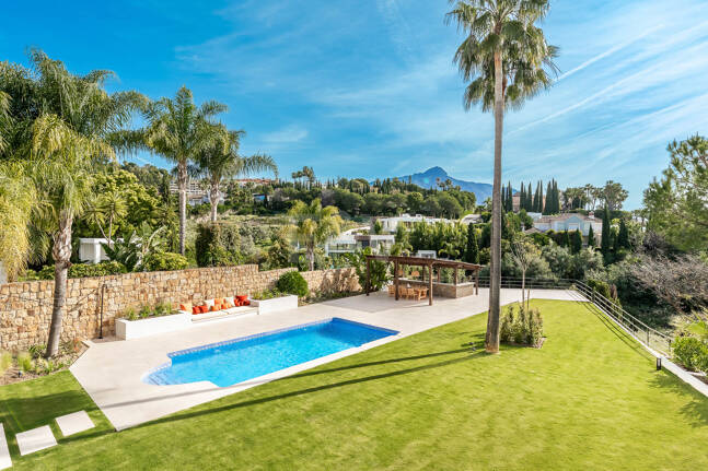 Villa till salu i Nueva Andalucia, Marbella