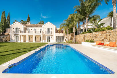 Moderna andalusiska Villa upphöjd med minimalistisk Boho Style och Picturesque Views
