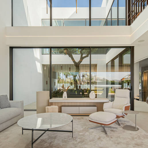 Villa excepcional de diseño en comunidad cerrada con una ubicación privilegiada