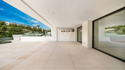 Exklusive Duplex-Gartenwohnung in Epic by Fendi, wenige Schritte vom Puente Romano Beach Resort