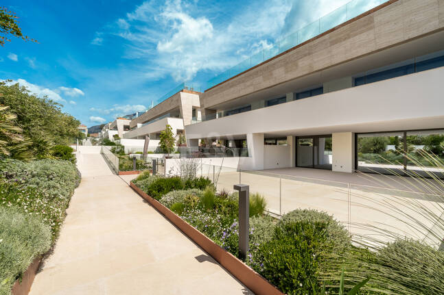 Exclusive Duplex Garden Apartment in Epic by Fendi Steps from Puente Romano Beach Resort