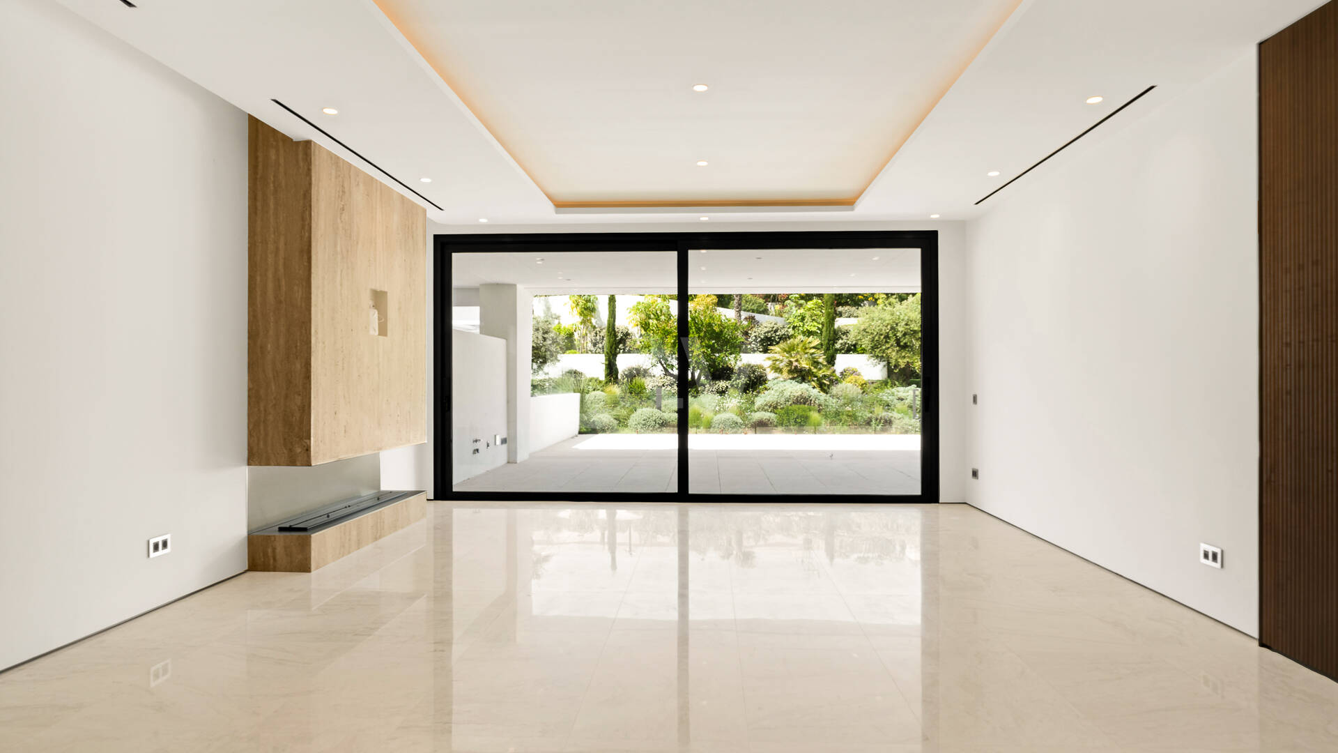 Exclusive Duplex Garden Apartment in Epic by Fendi Steps from Puente Romano Beach Resort