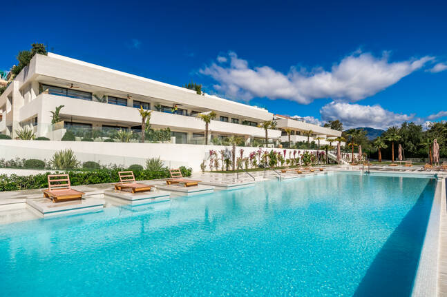 Exclusive Duplex Garden Apartment in Epic by Fendi Steps from Puente Romano Beach Resort