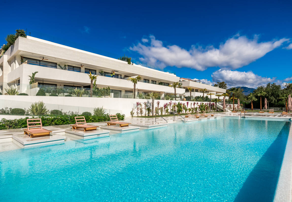 Exclusive Duplex Garden Apartment in Epic by Fendi Steps from Puente Romano Beach Resort