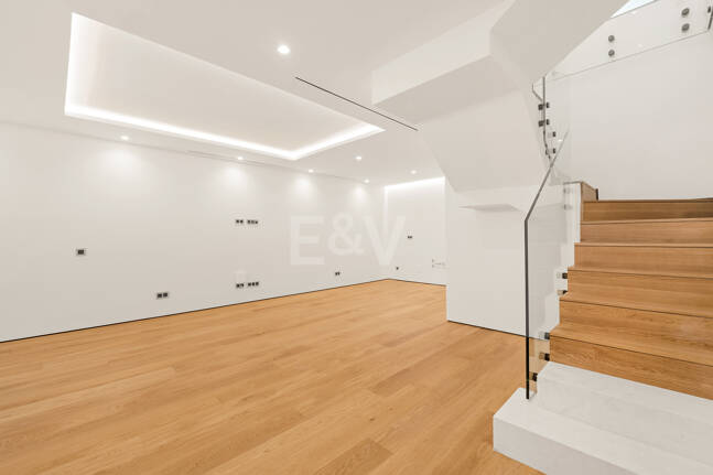 Exclusive Duplex Garden Apartment in Epic by Fendi Steps from Puente Romano Beach Resort