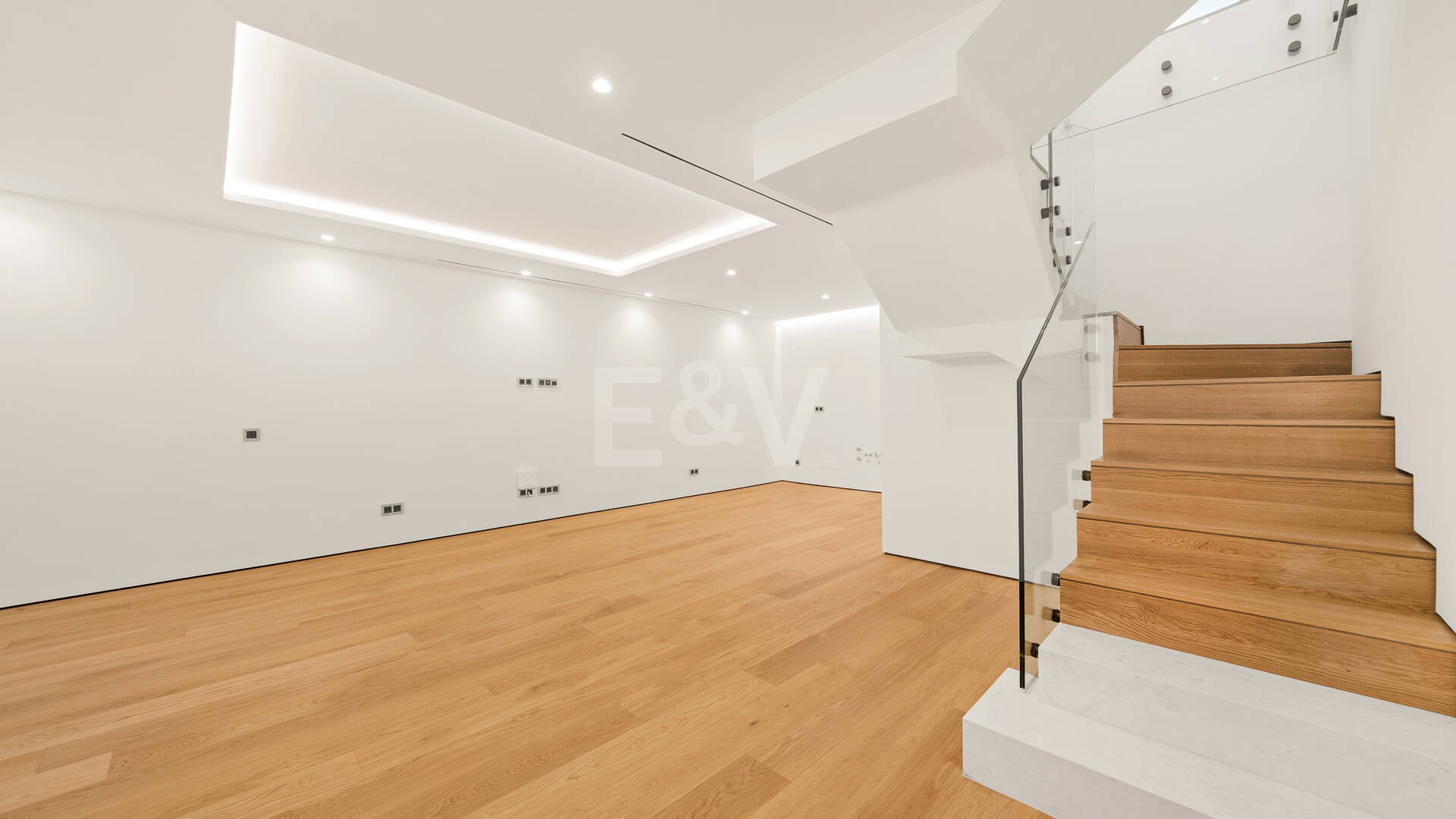 Exclusive Duplex Garden Apartment in Epic by Fendi Steps from Puente Romano Beach Resort