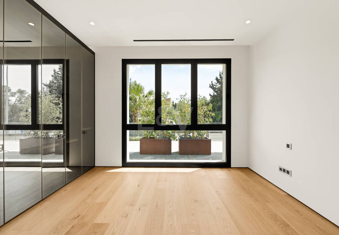 Exclusive Duplex Garden Apartment in Epic by Fendi Steps from Puente Romano Beach Resort