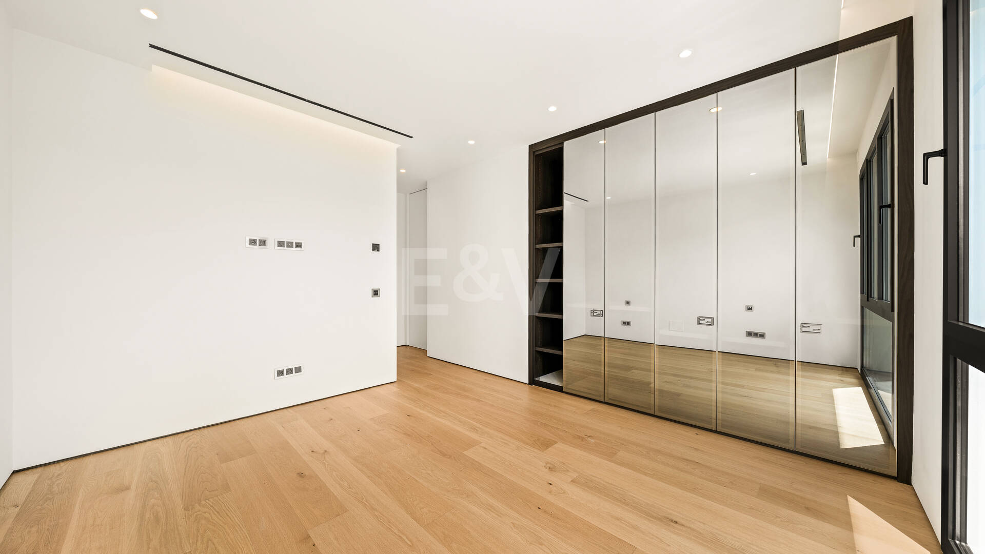 Exclusive Duplex Garden Apartment in Epic by Fendi Steps from Puente Romano Beach Resort