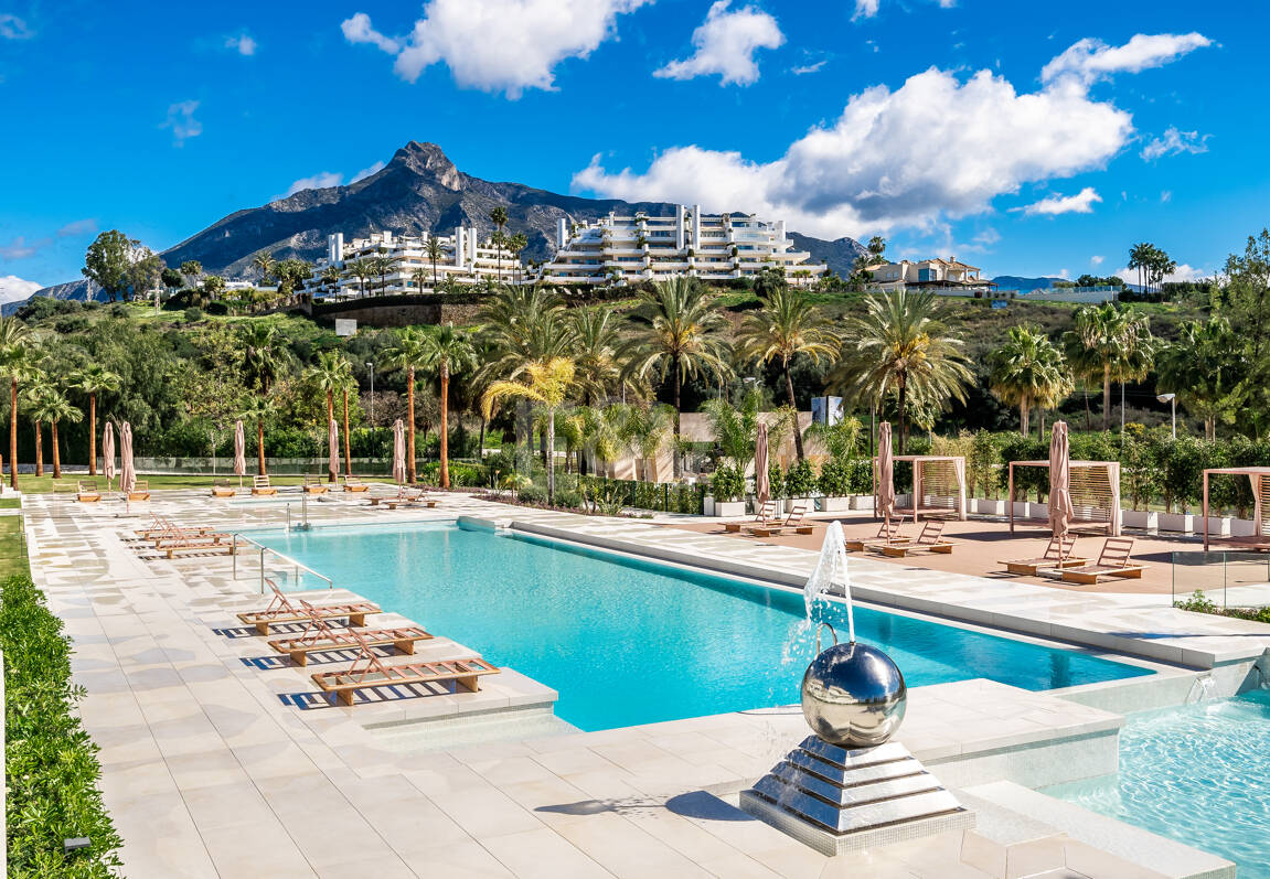 Exclusive Duplex Garden Apartment in Epic by Fendi Steps from Puente Romano Beach Resort