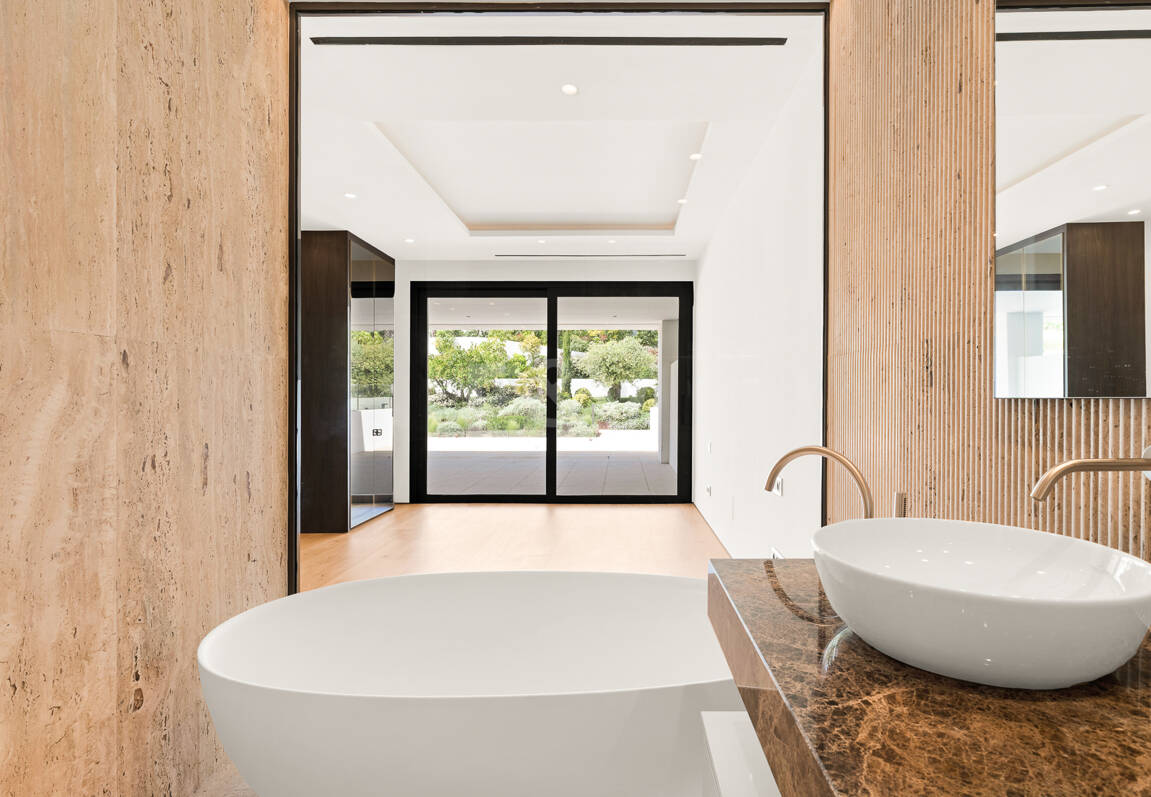 Exclusive Duplex Garden Apartment in Epic by Fendi Steps from Puente Romano Beach Resort