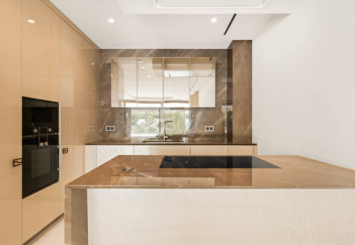 Exclusive Duplex Garden Apartment in Epic by Fendi Steps from Puente Romano Beach Resort