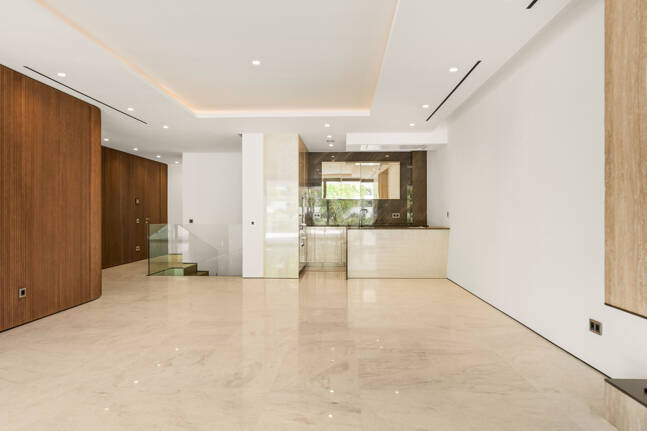 Exclusive Duplex Garden Apartment in Epic by Fendi Steps from Puente Romano Beach Resort