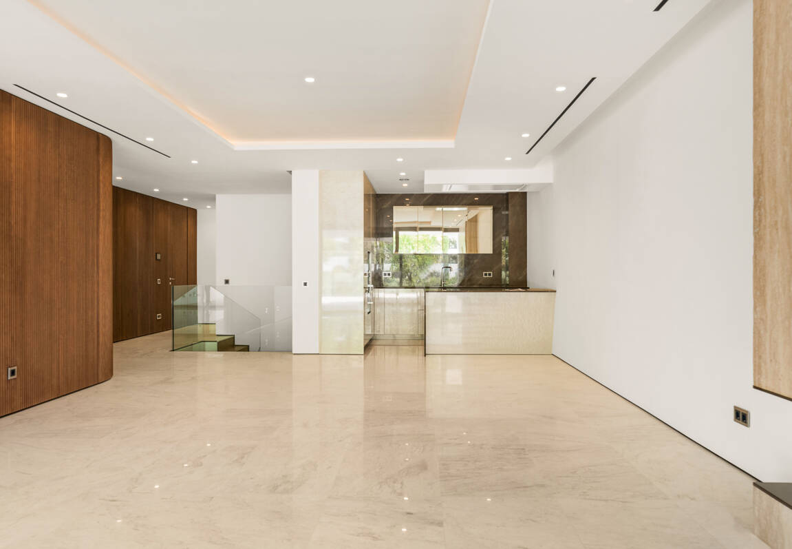 Exclusive Duplex Garden Apartment in Epic by Fendi Steps from Puente Romano Beach Resort