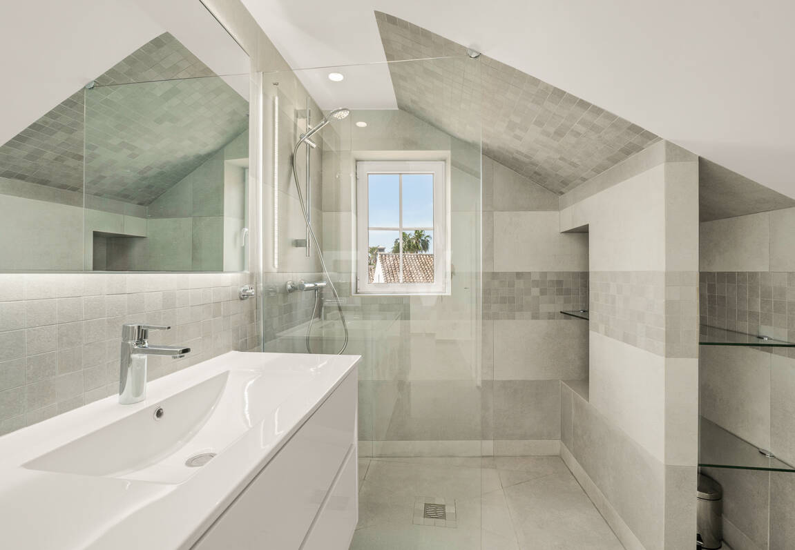 Reihenhaus Mit Meerblick Und Großem Potenzial In Nagüeles, Goldene Meile