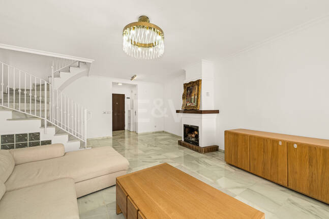 Reihenhaus Mit Meerblick Und Großem Potenzial In Nagüeles, Goldene Meile